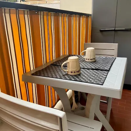 Charming At 50 M From The Of Apartman Nizza